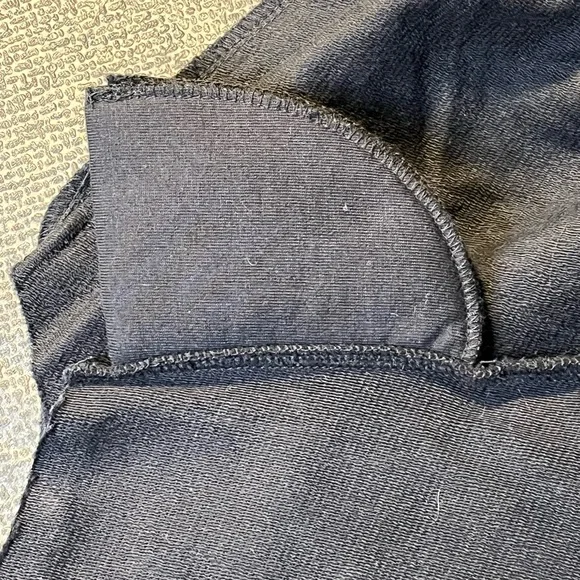 Revamped | Black Padded Sleeveless Crop Top | Size L - Picture 4 of 10